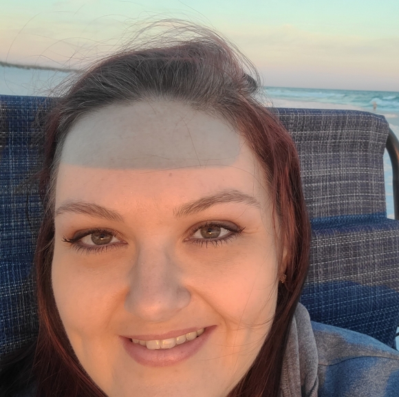 Meet your Posher, Erica - Picture 2 of 3